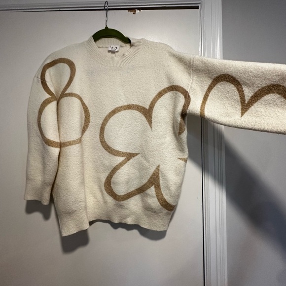 Le Lis Women’s small Cream Pullover Sweater Large Floral Daisy Outline Crew Neck - Picture 15 of 16